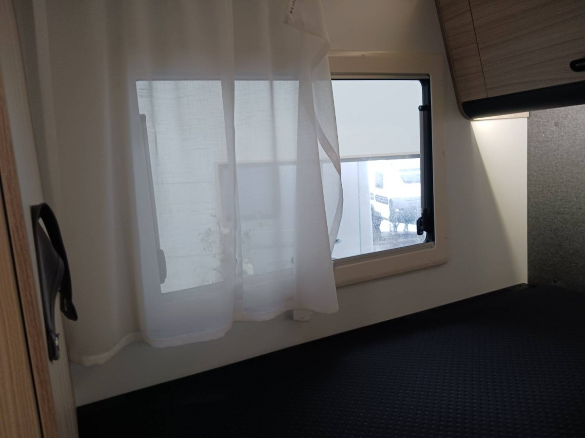 SUN LIVING A 75DP 6人乗車、6人就寝のファミリー向け輸入モーターホームの画像