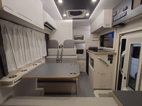 アネックス LIBERTY 50DB 2WDガソリン車、普通免許で運転可能!5m×2m以内の駐車場に駐車できるコンパクトキャブコン!の他画像1枚目