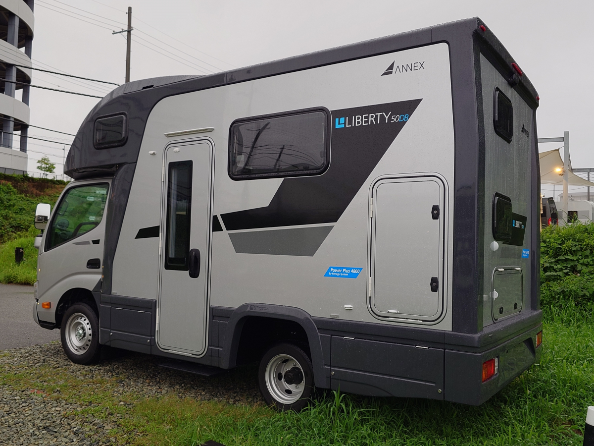 アネックス LIBERTY 50DB 2WDガソリン車、普通免許で運転可能!5m×2m以内の駐車場に駐車できるコンパクトキャブコン!の画像