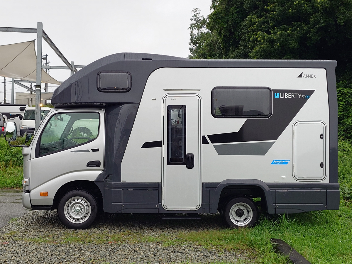アネックス LIBERTY 50DB 2WDガソリン車、普通免許で運転可能!5m×2m以内の駐車場に駐車できるコンパクトキャブコン!の画像
