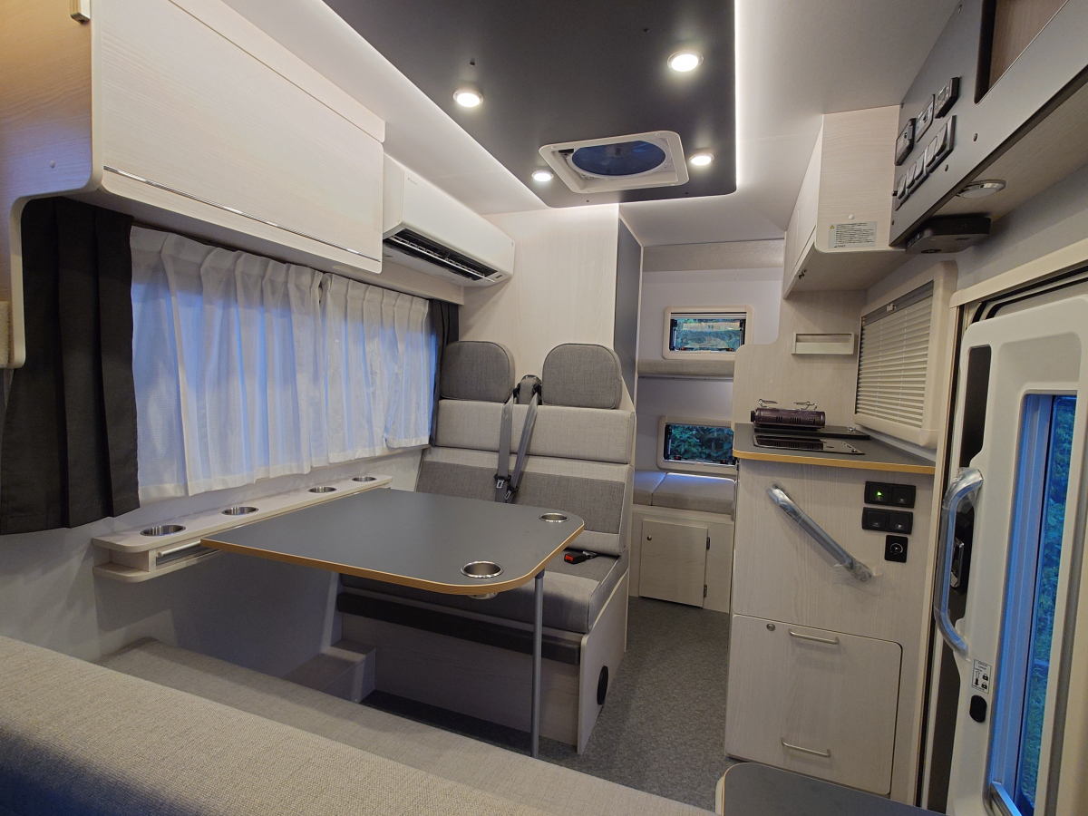 アネックス LIBERTY 50DB 2WDガソリン車、普通免許で運転可能!5m×2m以内の駐車場に駐車できるコンパクトキャブコン!の画像