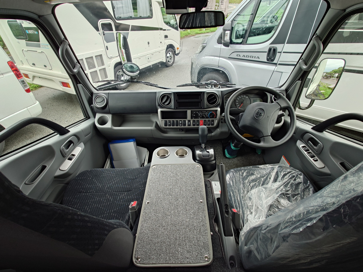 アネックス LIBERTY 50DB 2WDガソリン車、普通免許で運転可能!5m×2m以内の駐車場に駐車できるコンパクトキャブコン!の画像