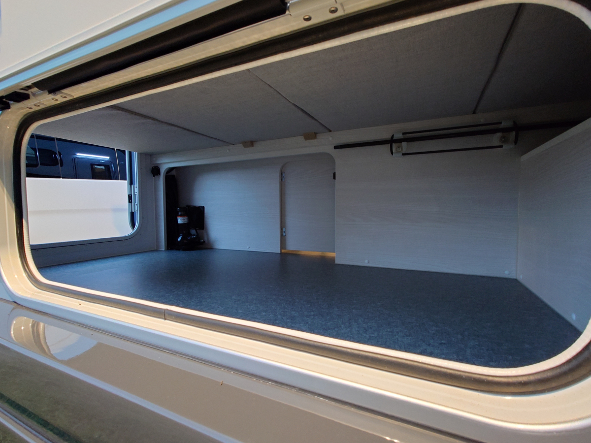 アネックス LIBERTY 50DB 2WDガソリン車、普通免許で運転可能!5m×2m以内の駐車場に駐車できるコンパクトキャブコン!の画像