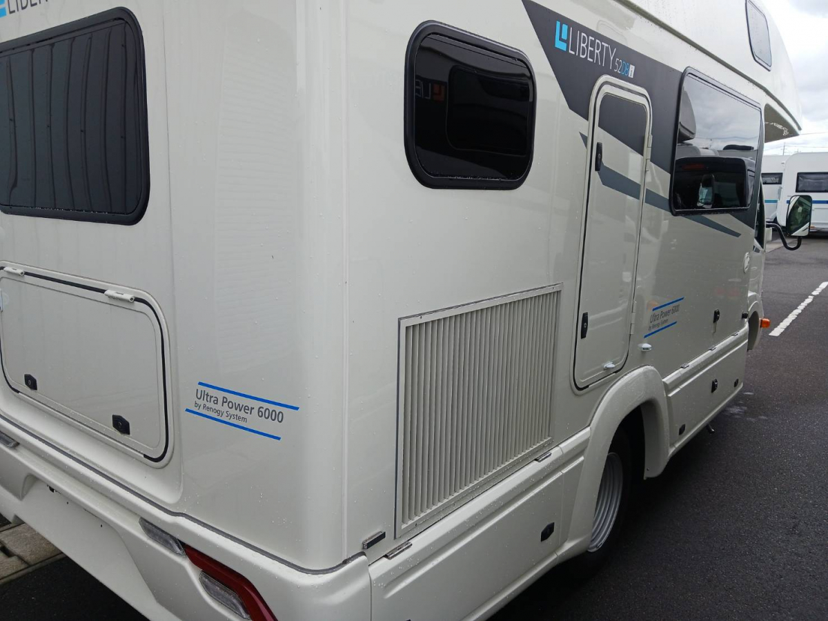 アネックス LIBERTY 52DB i_ExtraPower2400 ユーザー様大満足キャブコンのリバティ52DBiの画像