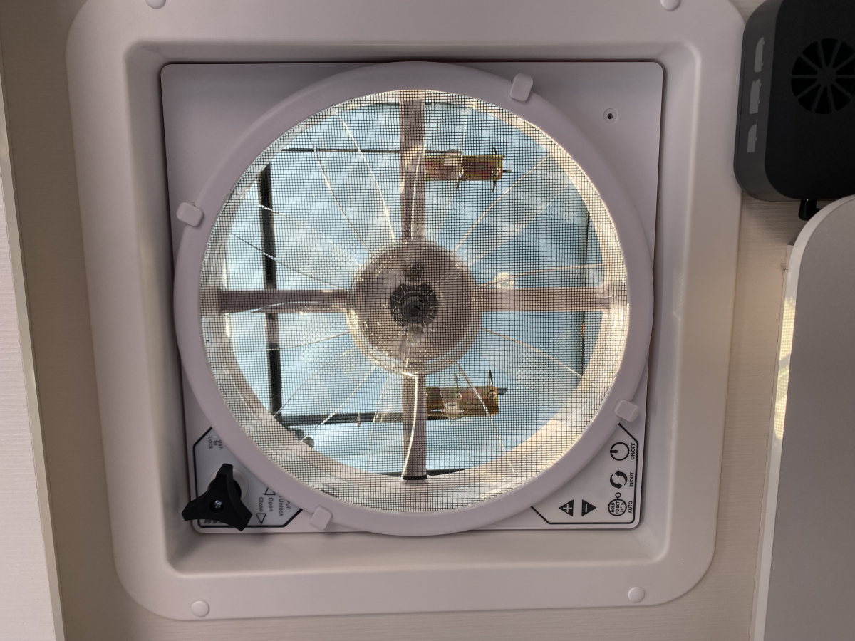 アネックス LIBERTY 52DB i_UltraPower6000 床暖搭載でユーザー様大満足キャブコン!の画像