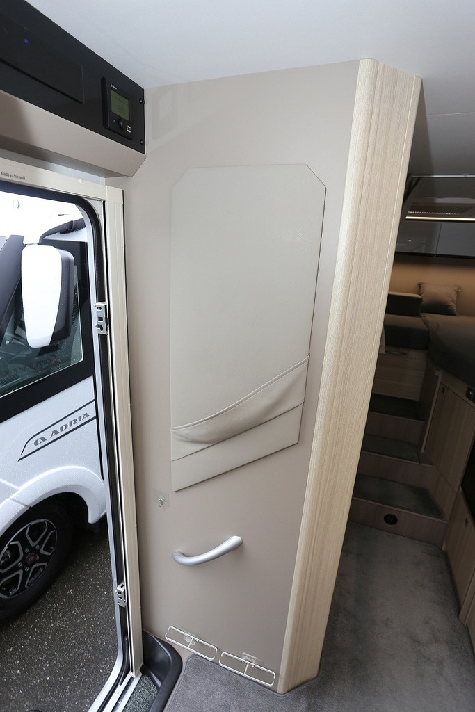 ADRIA COMPACT SUPREME DL 家庭用エアコン付き!　夏休みに間に合います!!の画像