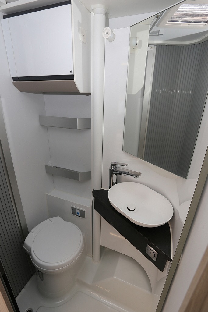 ADRIA COMPACT SUPREME DL 家庭用エアコン付き!　夏休みに間に合います!!の画像