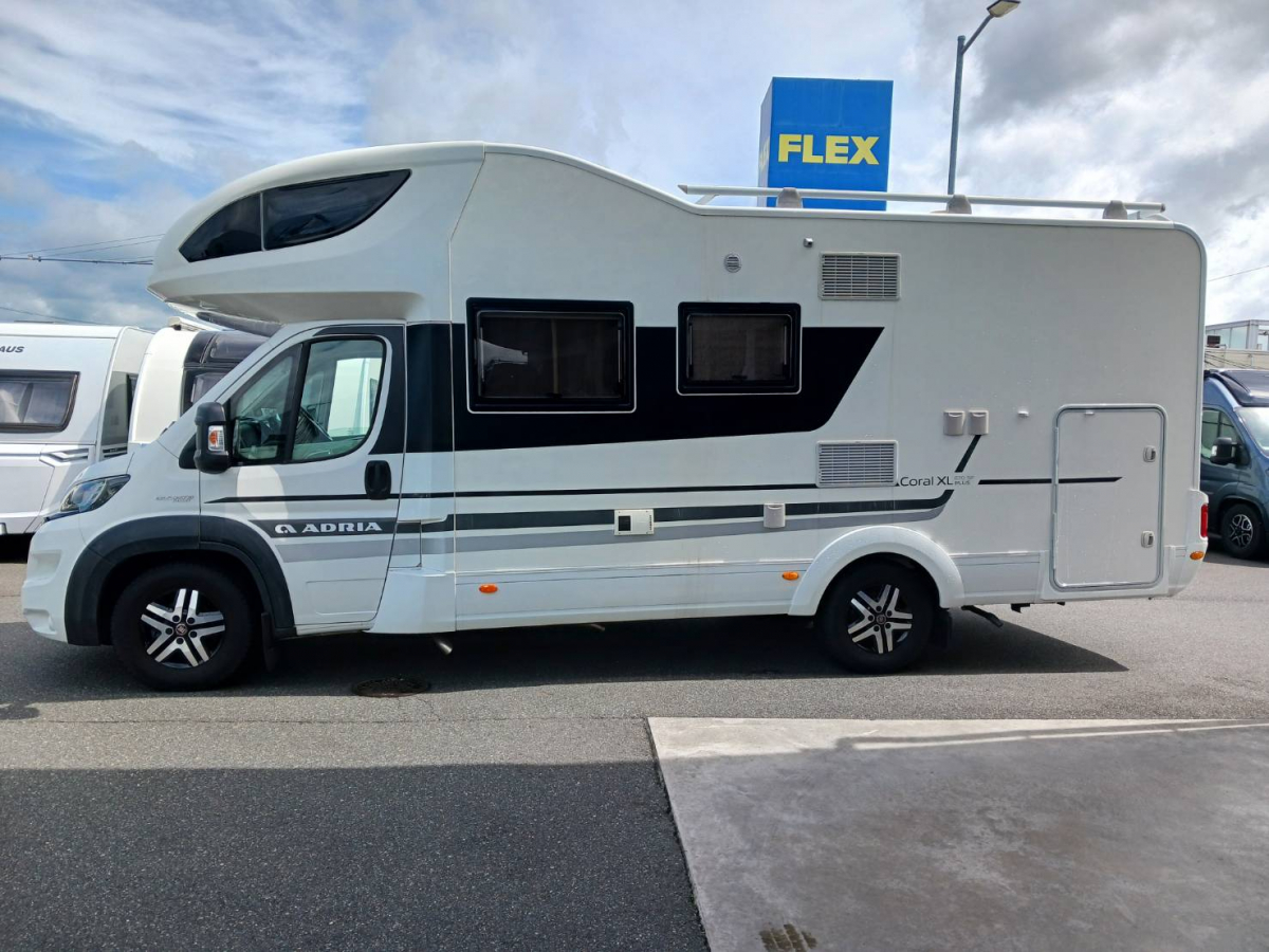 ADRIA CORAL XL PLUS  広々空間、リチウム1,000Ah大容量のキャンピングの画像