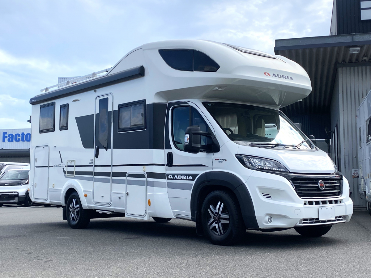 ADRIA CORAL XL PLUS 670SP<br>広々空間、リチウム1,000Ah大容量のキャンピング