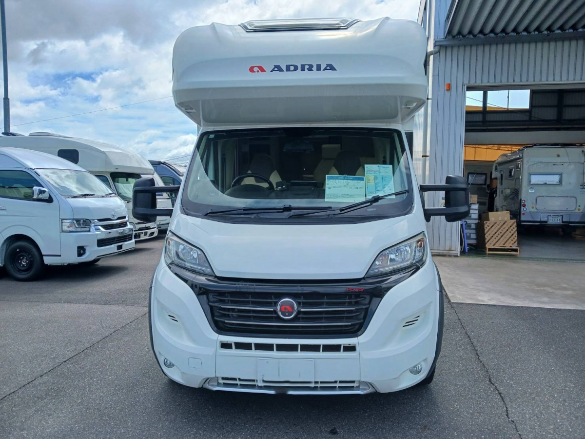 ADRIA CORAL XL PLUS  広々空間、リチウム1,000Ah大容量のキャンピングの画像