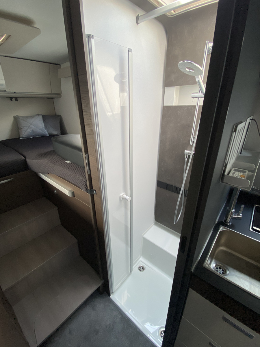 ADRIA SONIC SUPREME 700 SL 常にファーストクラスの旅を約束する、卓越したモーターホームシリーズの画像