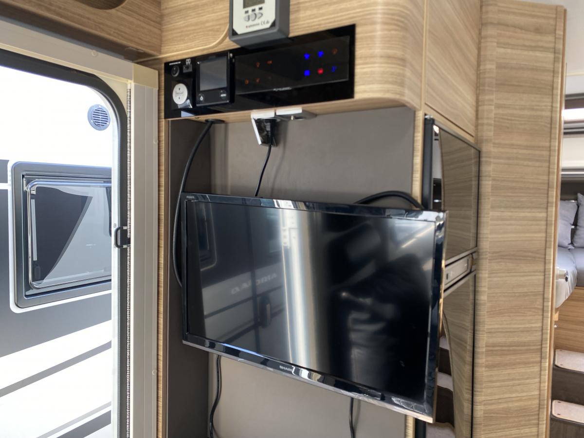 ADRIA SONIC SUPREME  走り出した瞬間、世界が広がる。圧倒的な視界と暮らす、モーター別荘、SONIC  SUPREME 710 SL。の画像