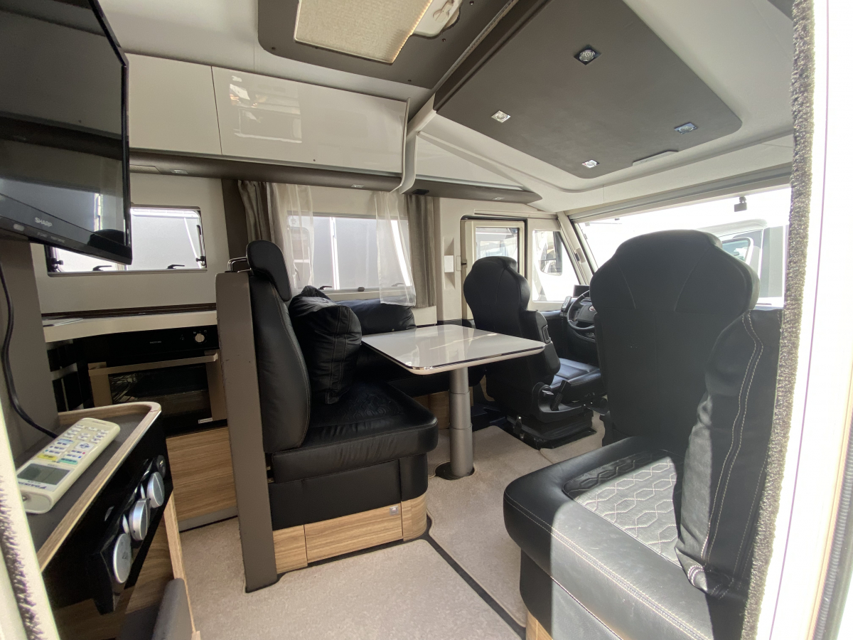 ADRIA SONIC SUPREME  走り出した瞬間、世界が広がる。圧倒的な視界と暮らす、モーター別荘、SONIC  SUPREME 710 SL。の画像