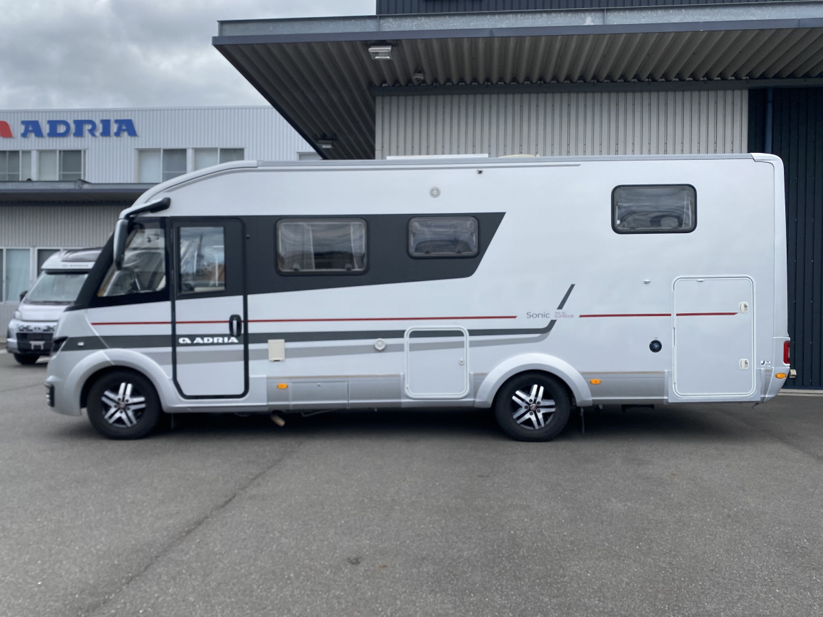 ADRIA SONIC SUPREME  走り出した瞬間、世界が広がる。圧倒的な視界と暮らす、モーター別荘、SONIC  SUPREME 710 SL。の画像