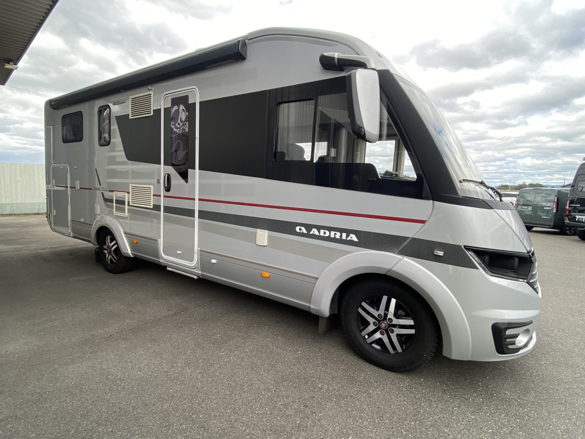 ADRIA SONIC SUPREME  走り出した瞬間、世界が広がる。圧倒的な視界と暮らす、モーター別荘、SONIC  SUPREME 710 SL。の画像
