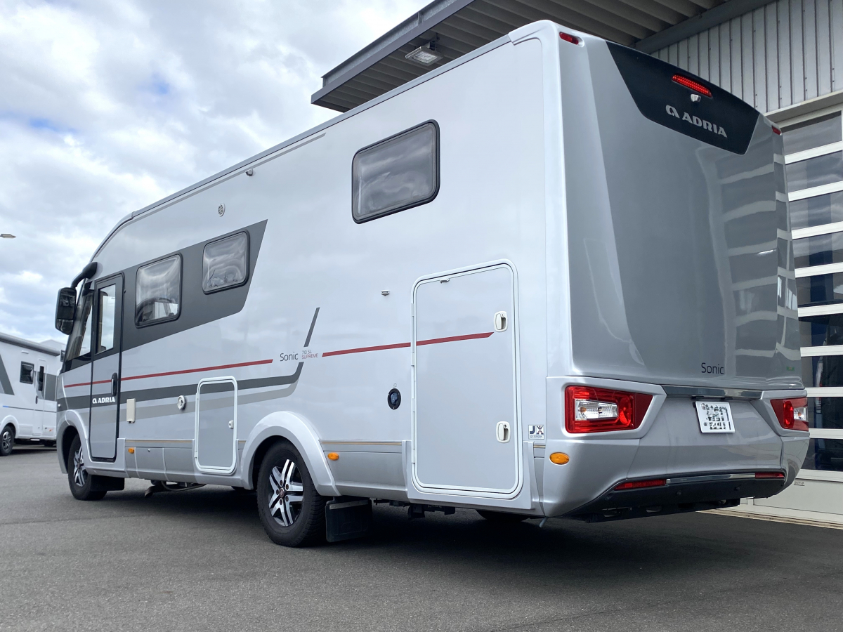 ADRIA SONIC SUPREME  走り出した瞬間、世界が広がる。圧倒的な視界と暮らす、モーター別荘、SONIC  SUPREME 710 SL。の画像