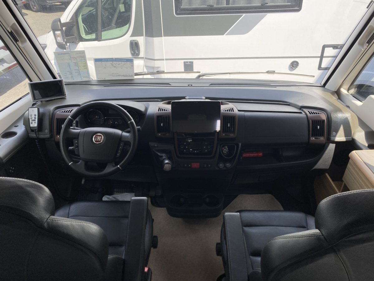ADRIA SONIC SUPREME  走り出した瞬間、世界が広がる。圧倒的な視界と暮らす、モーター別荘、SONIC  SUPREME 710 SL。の画像
