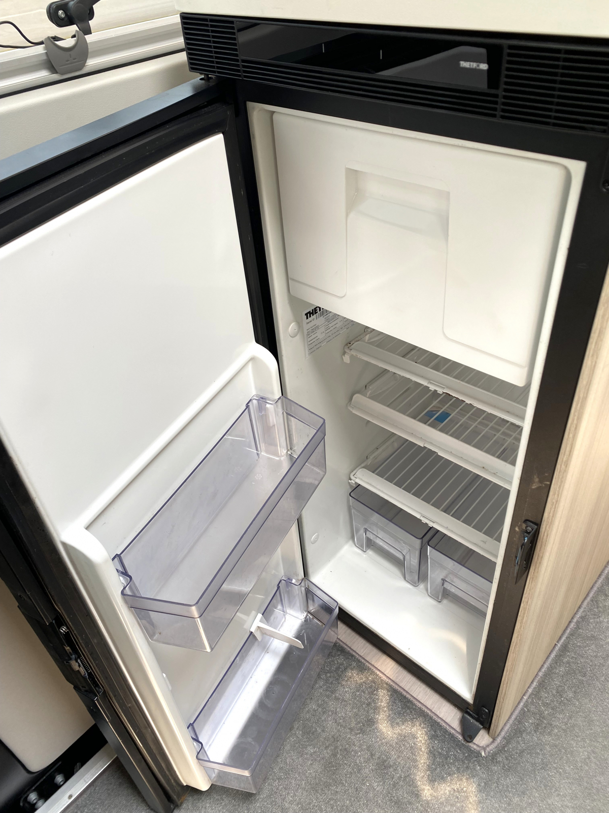 ADRIA TWIN PLUS 540SP 二人の時間を、もっと深く。妥協のない設備が叶える、究極の二人旅バンコン。の画像