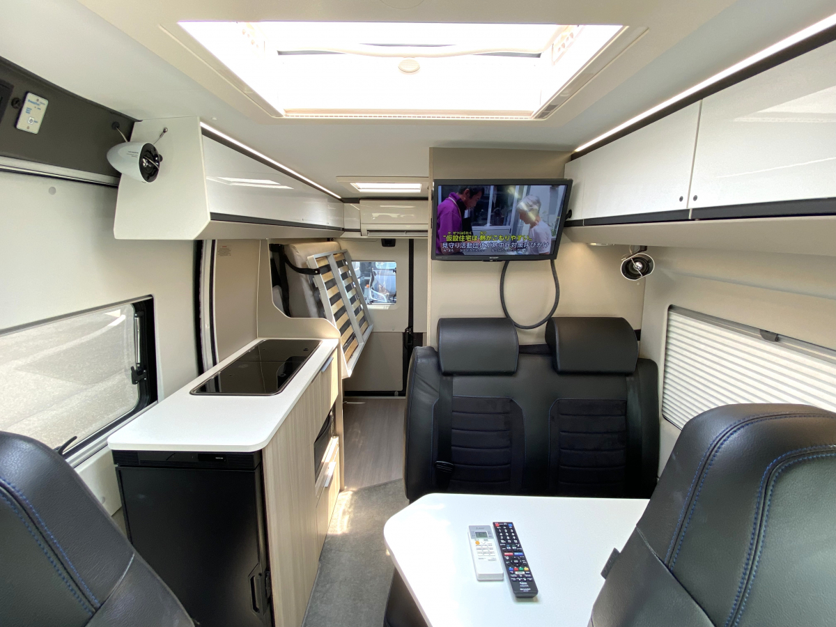 山葡萄　アフリカンプリント内装 ADRIA TWIN PLUS 540SP PLUS 二人の時間を、もっと深く。妥協のない