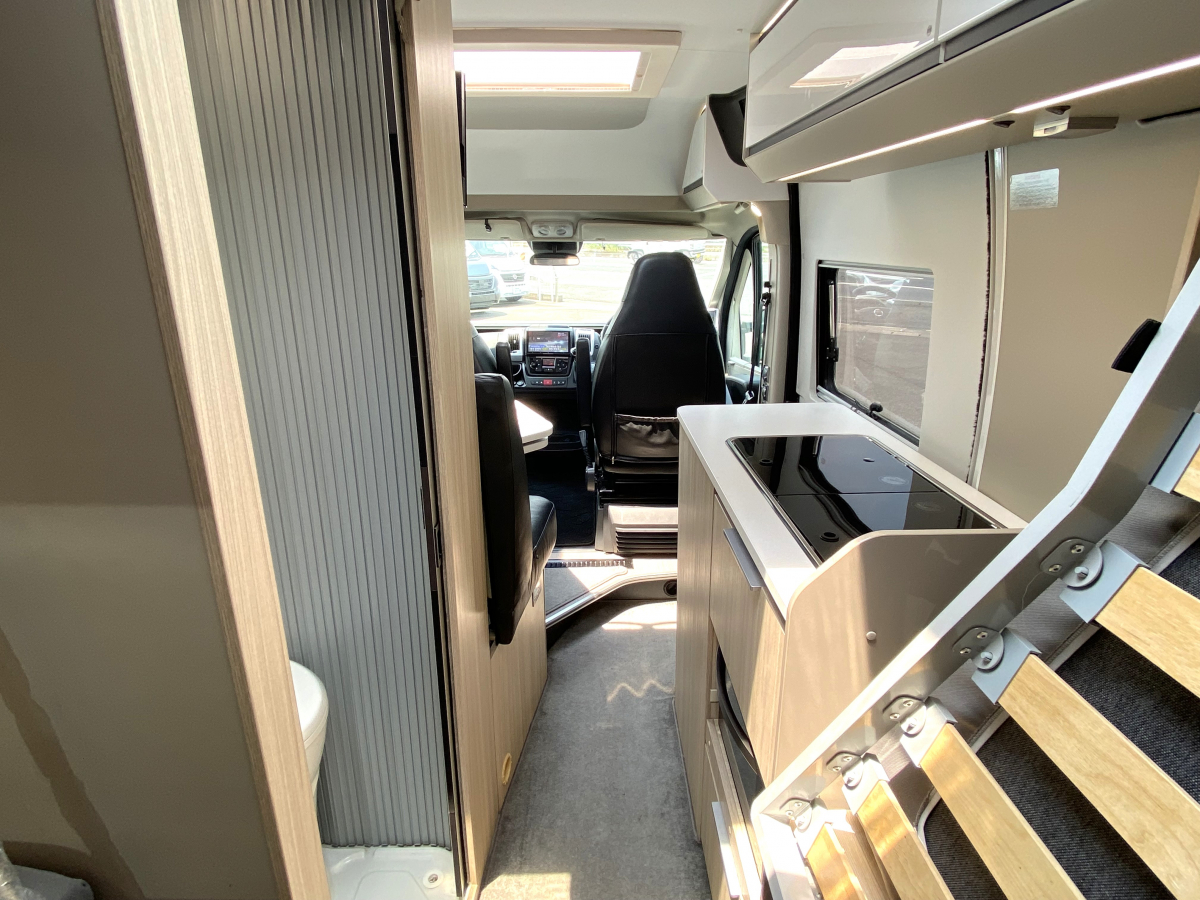 ADRIA TWIN PLUS 540SP 二人の時間を、もっと深く。妥協のない設備が叶える、究極の二人旅バンコン。の画像