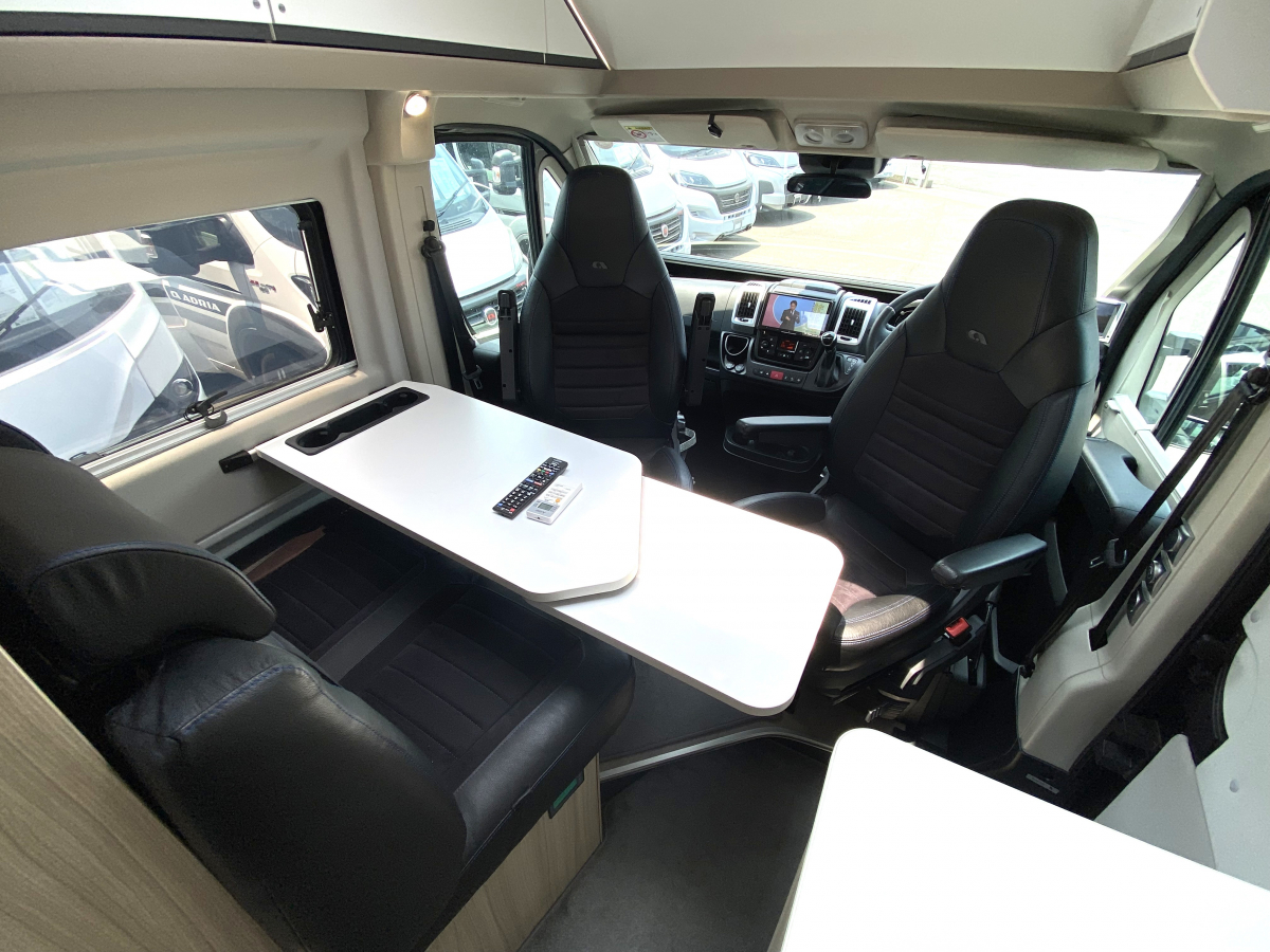 ADRIA TWIN PLUS 540SP 二人の時間を、もっと深く。妥協のない設備が叶える、究極の二人旅バンコン。の画像