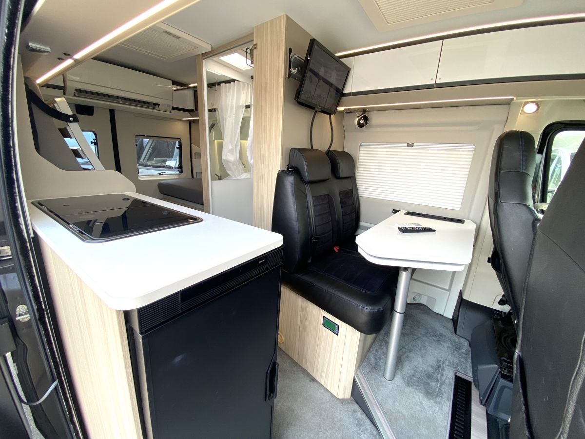 ADRIA TWIN PLUS 540SP 二人の時間を、もっと深く。妥協のない設備が叶える、究極の二人旅バンコン。の画像