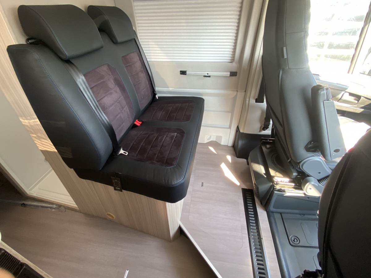 ADRIA TWIN PLUS 540 SP 行きたい時に、行きたい場所へ。二人の旅を一番スマートにするプレミアム・コンパクト。の画像