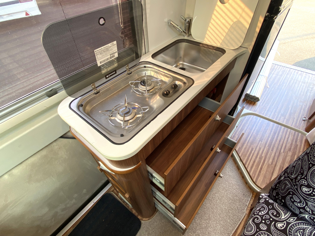 ADRIA TWIN 600 SPT FAMILY バスルームさえも、広さに変える。賢いデザインが生んだ大空間。の画像