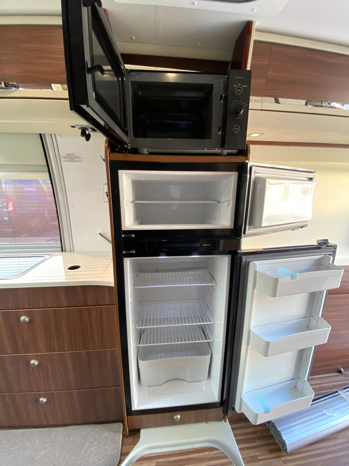 ADRIA TWIN 600 SPT FAMILY バスルームさえも、広さに変える。賢いデザインが生んだ大空間。の画像