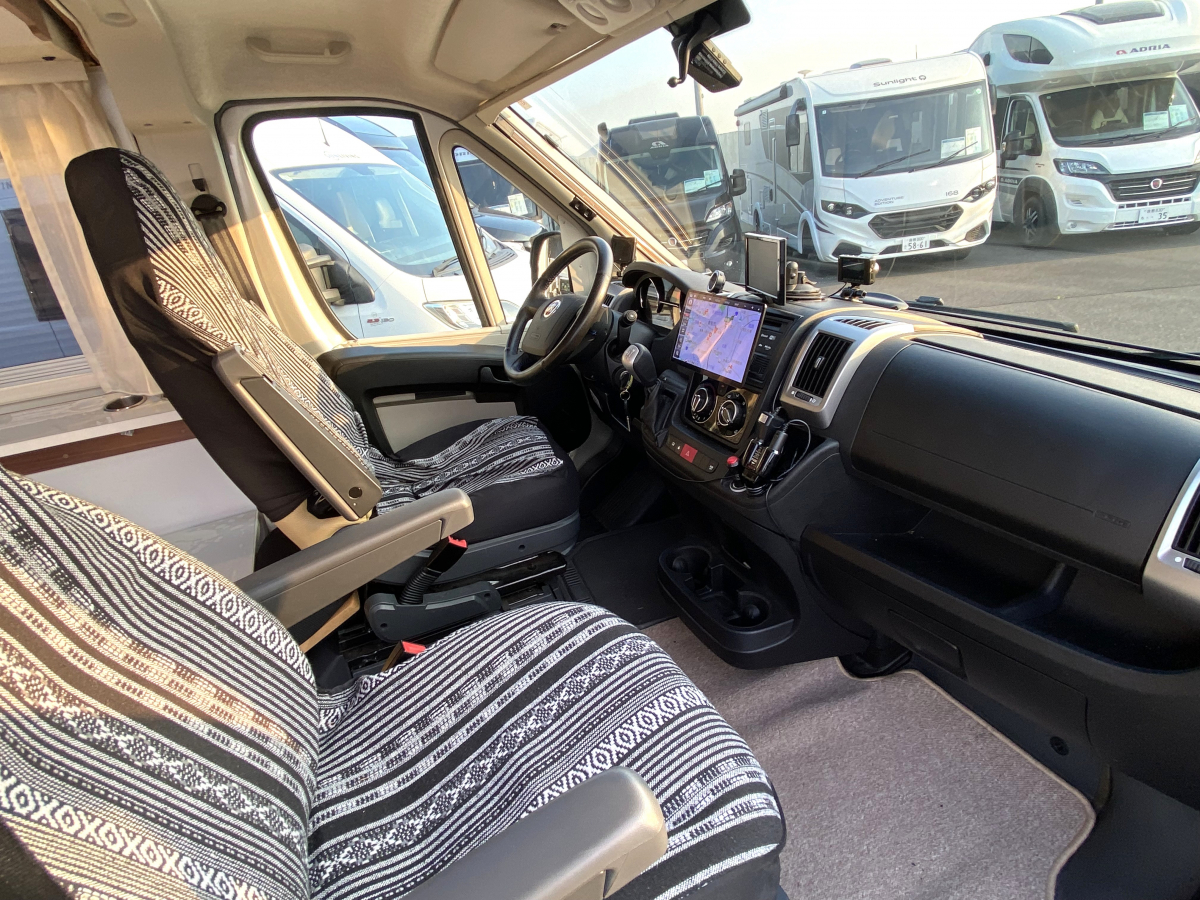 ADRIA TWIN 600 SPT FAMILY バスルームさえも、広さに変える。賢いデザインが生んだ大空間。の画像