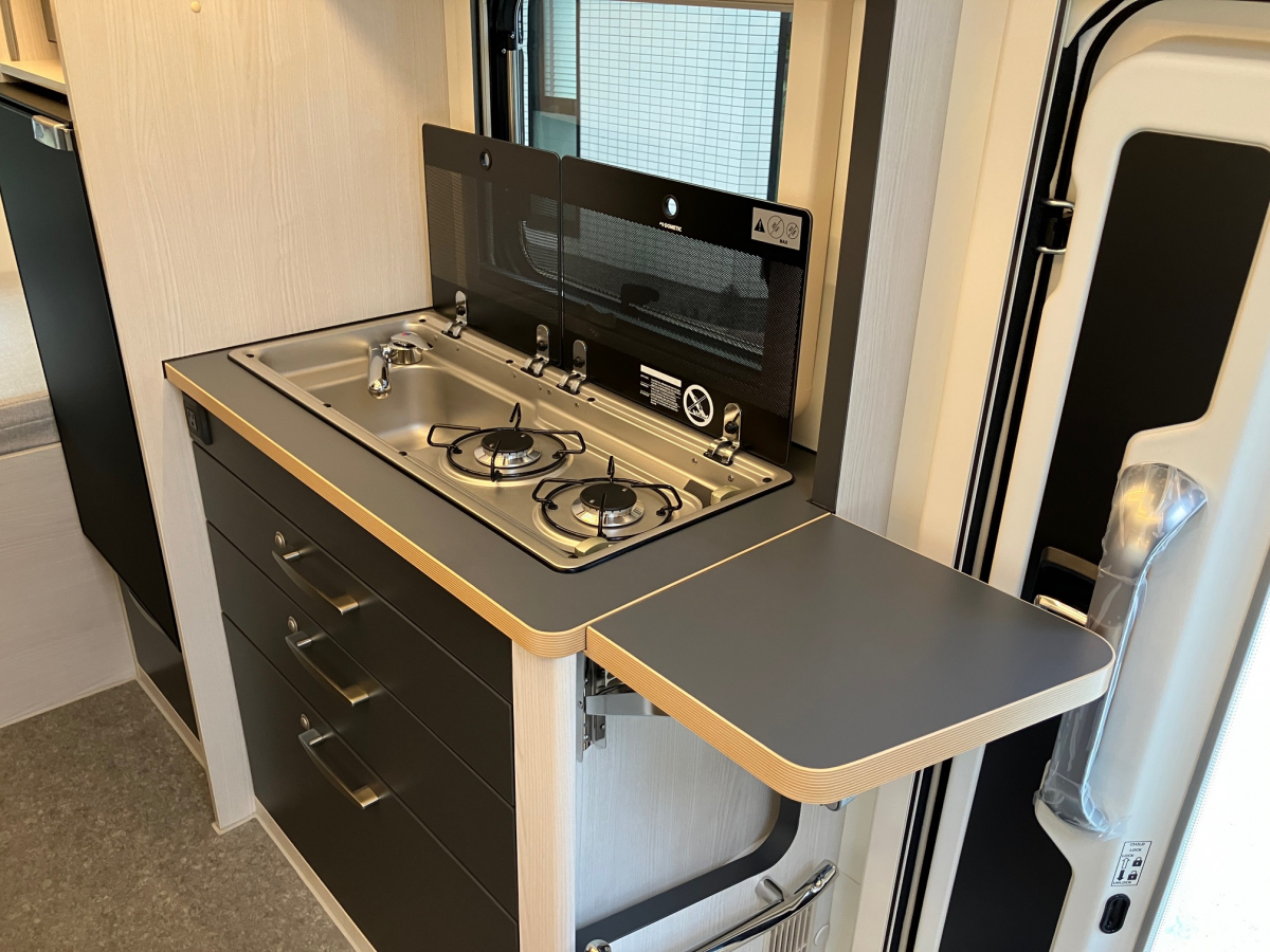 アネックス リバティ 52DBi  Extra Power 2400 (TP0038) リバティスタイルとも言うべくシェルのフォルムが52シリーズの大きな特長です。の画像