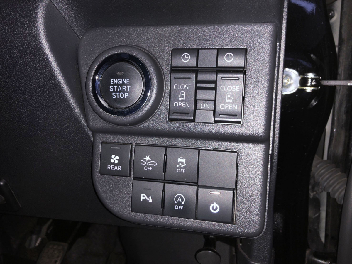 カスタムセレクト青森 ハイゼットカーゴ クルーズグレードベース　4WD　12Vクーラー搭載車中泊仕様展示車の画像