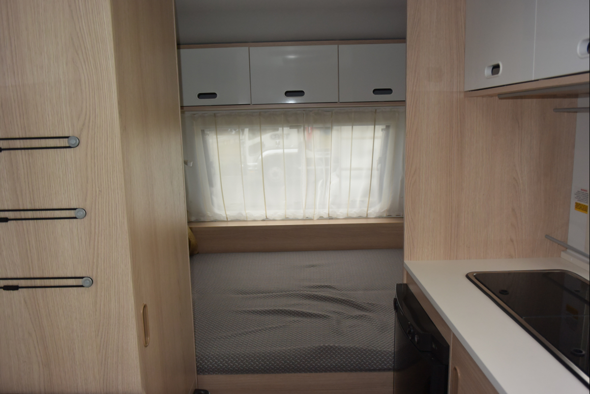 ADRIA AVIVA 400 PS 初心者の方にも大人気!牽引免許不要キャンピングトレーラーの画像