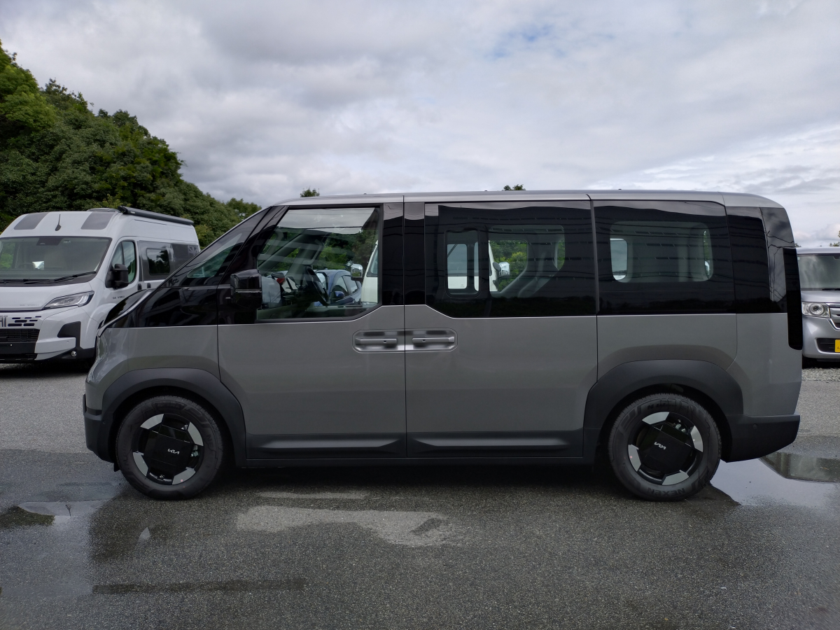 PV5 P パッセンジャー プラス 家族旅行やアウトドア、通学送迎や日常の移動まで、すべての移動に必要な空間・快適性・安全性を兼ね備えています。の画像