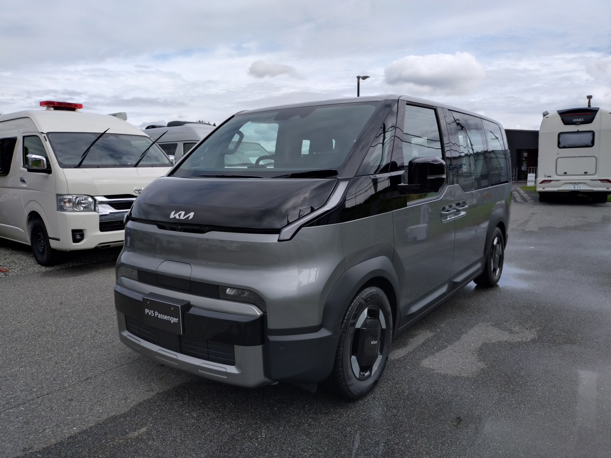 PV5 P パッセンジャー プラス 家族旅行やアウトドア、通学送迎や日常の移動まで、すべての移動に必要な空間・快適性・安全性を兼ね備えています。の画像
