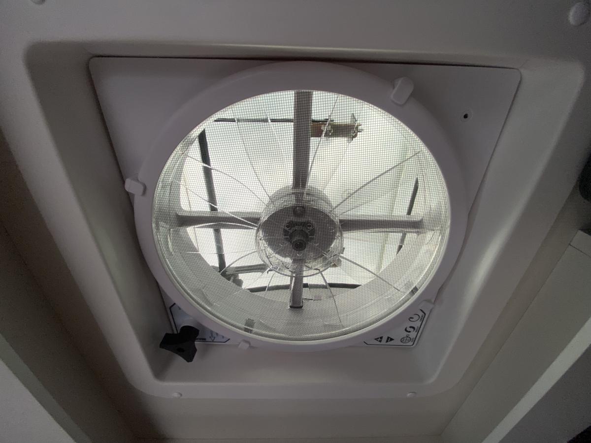 アネックス LIBERTY 52DB i_UltraPower4800_ブラックライン マットブラックの静寂。上質で洗練されたシックな空間が、あなたの旅路を特別な時間に変える!の画像