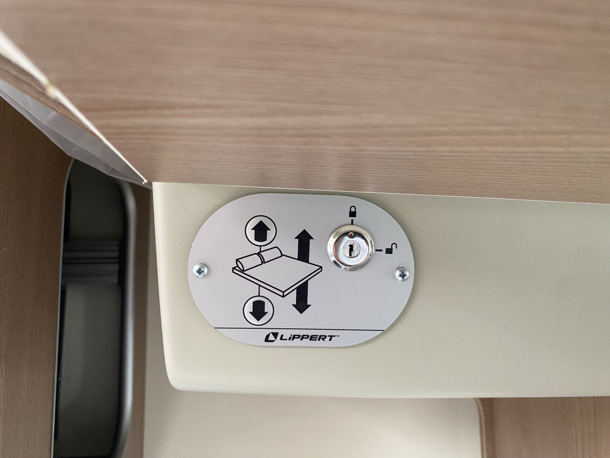 バーストナー  Harmony Line 自由、ラグジュアリー、そして快適性を体感する。 Harmony Line Lyseo TD690Gの画像