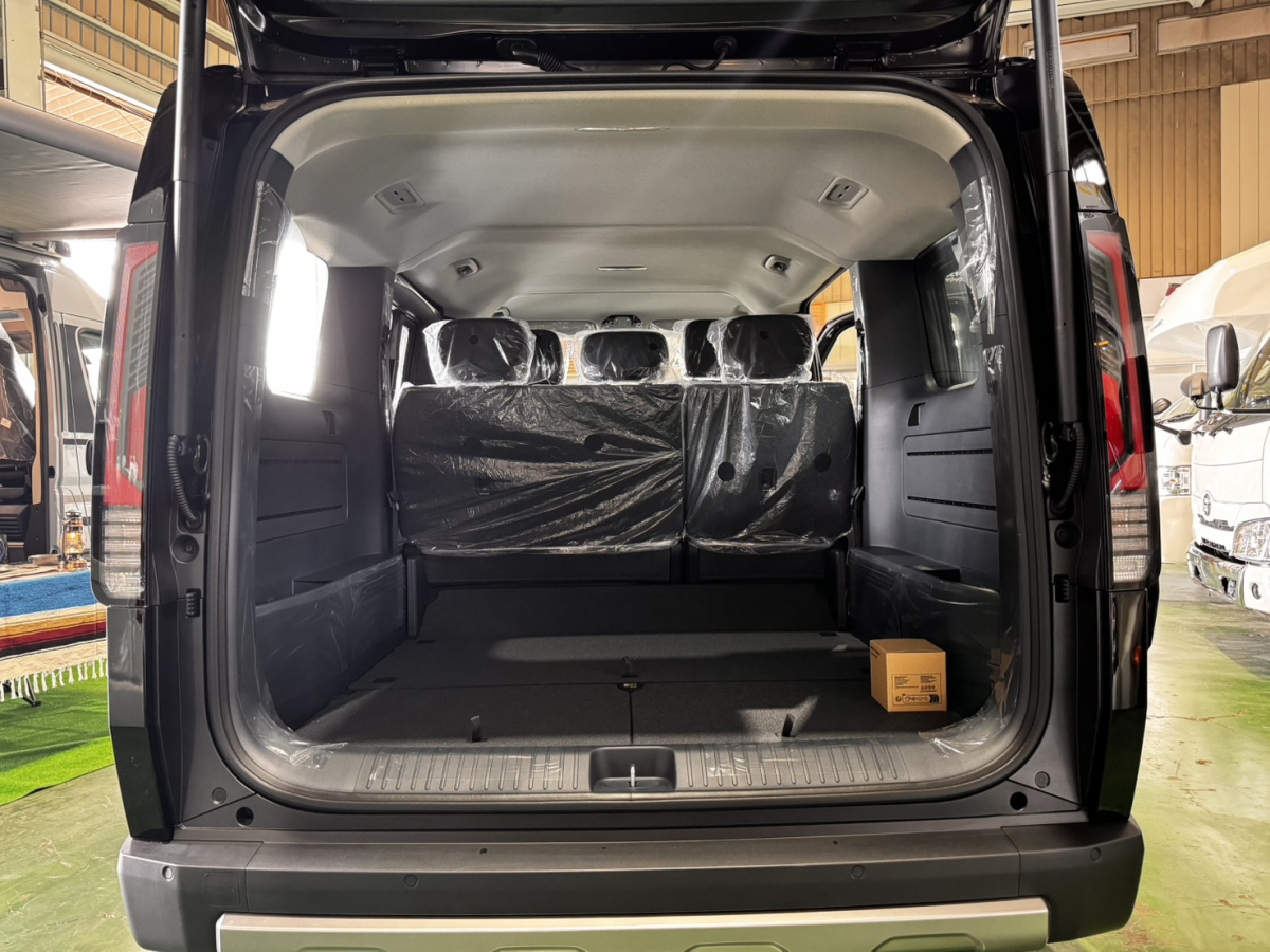 PV5 P パッセンジャー プラス 全体的な設計の利点を生かしてパッケージングを最適化したEV車。大人5人がくつろげる、ゆとりある室内空間の画像