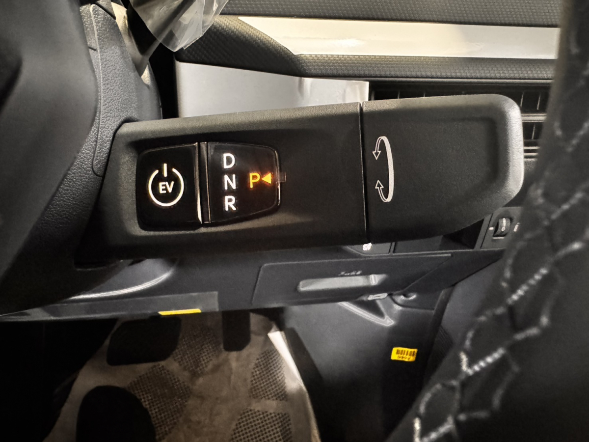 PV5 P パッセンジャー プラス 全体的な設計の利点を生かしてパッケージングを最適化したEV車。大人5人がくつろげる、ゆとりある室内空間の画像