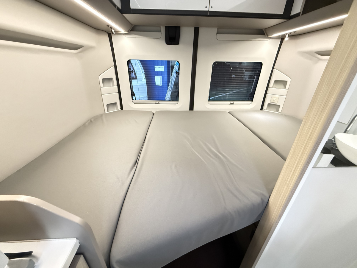 ADRIA TWIN PLUS 540 SP 希少なボディカラー「レッド」機動性に長けたTWIN PLUS 540 SPの画像