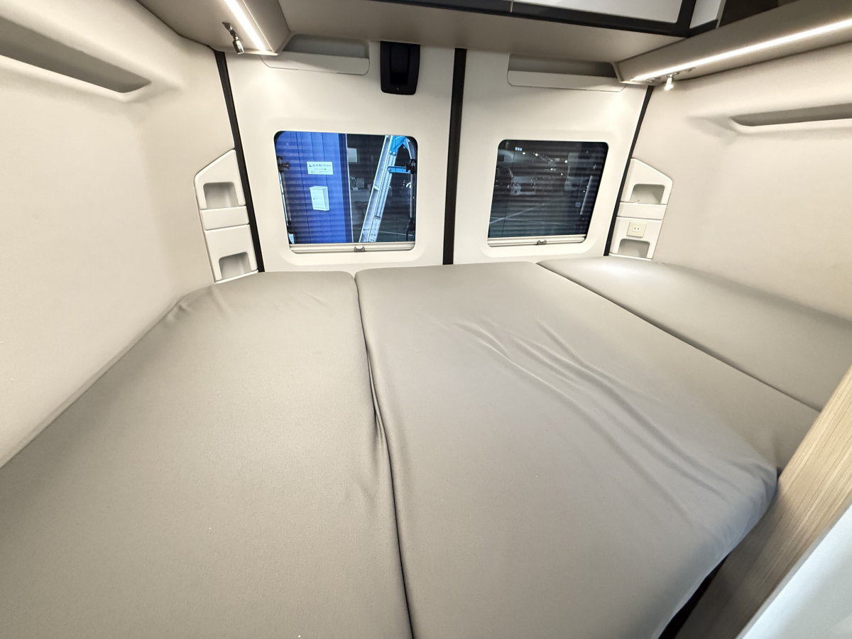 ADRIA TWIN PLUS 540 SP 希少なボディカラー「レッド」機動性に長けたTWIN PLUS 540 SPの画像