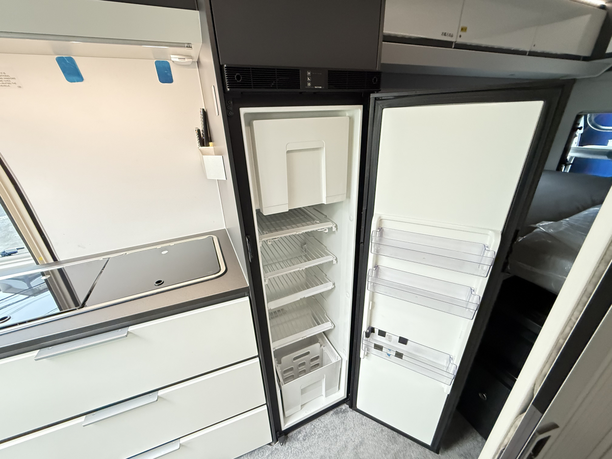 ADRIA TWIN SUPREME 640 SLB 充実オプション装備!の画像
