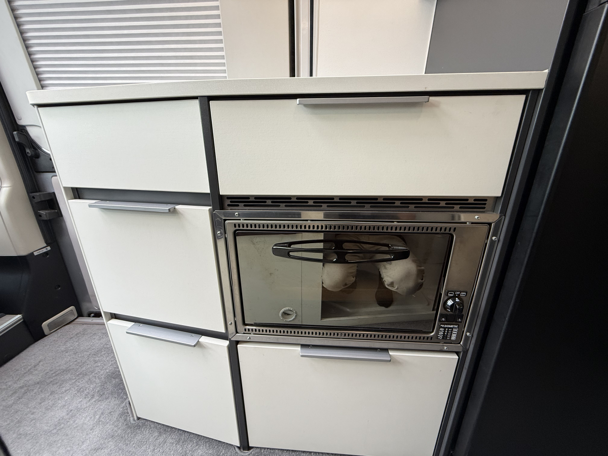 ADRIA TWIN SUPREME 640 SLB 優雅なふたり旅を演出してくれますの画像