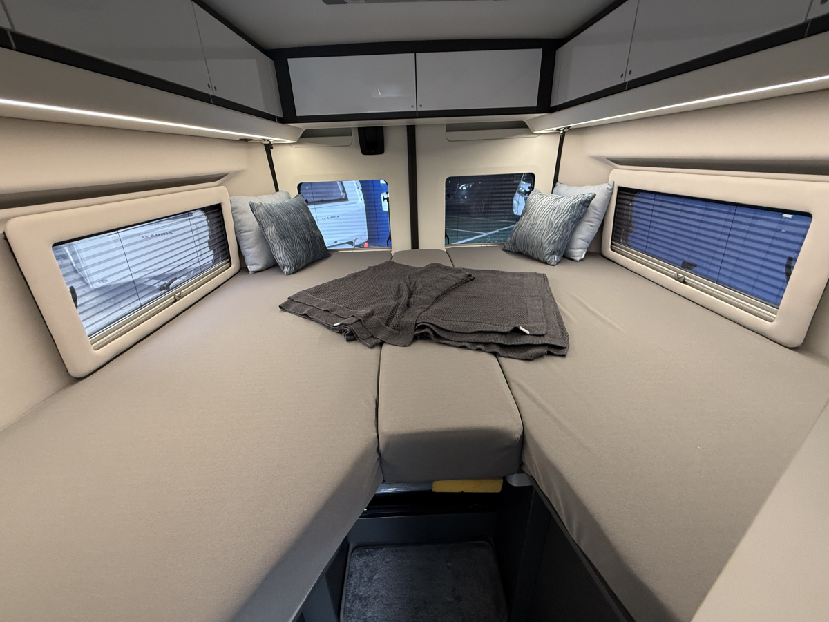 ADRIA TWIN SUPREME 640 SLB 優雅なふたり旅を演出してくれますの画像