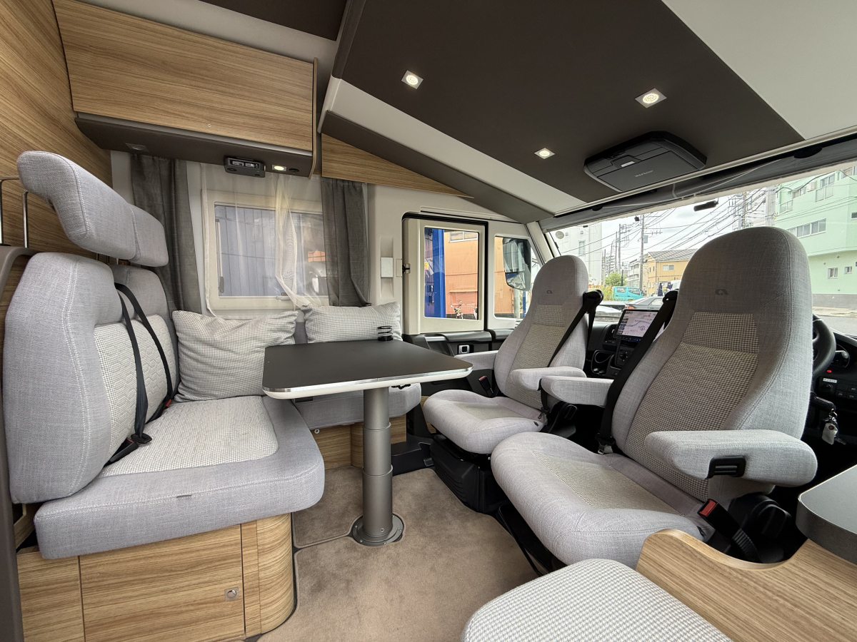 ADRIA SONIC AXESS 600 SL 希少な7mサイズ!右ハンドルのSONICですの画像