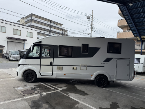 ADRIA SONIC AXESS 600 SL 希少な7mサイズ!右ハンドルのSONICですの他画像1枚目