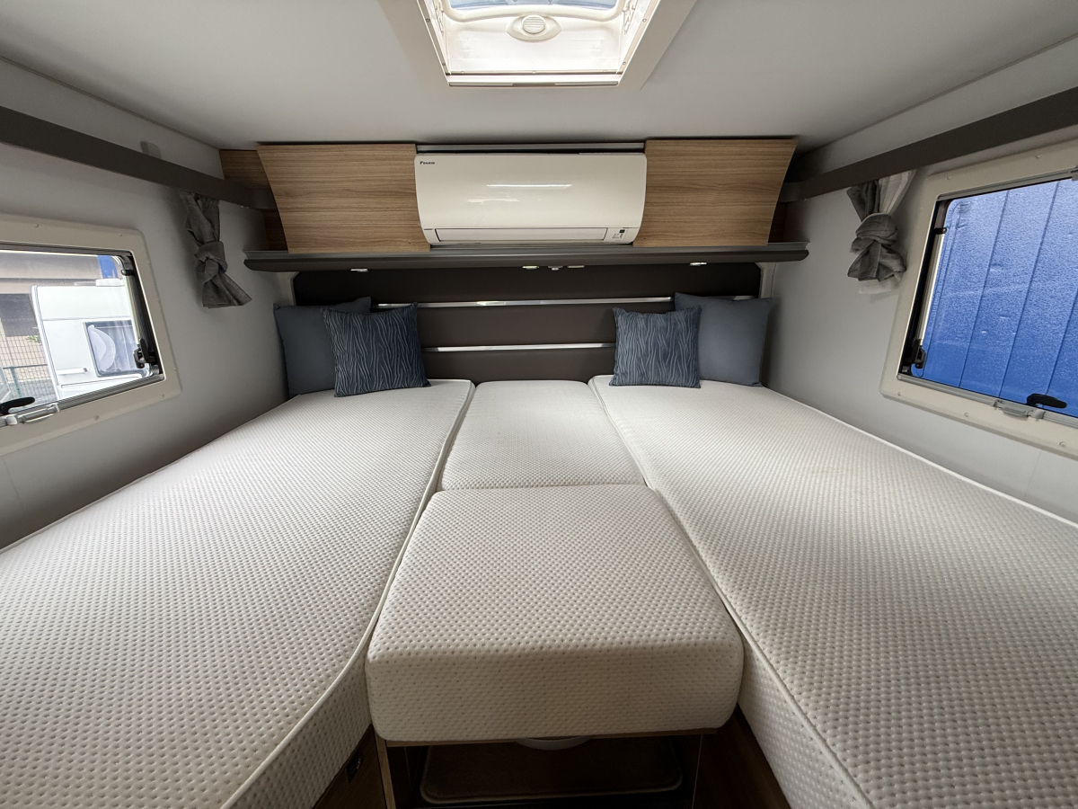 ADRIA SONIC AXESS 600 SL 希少な7mサイズ!右ハンドルのSONICですの画像