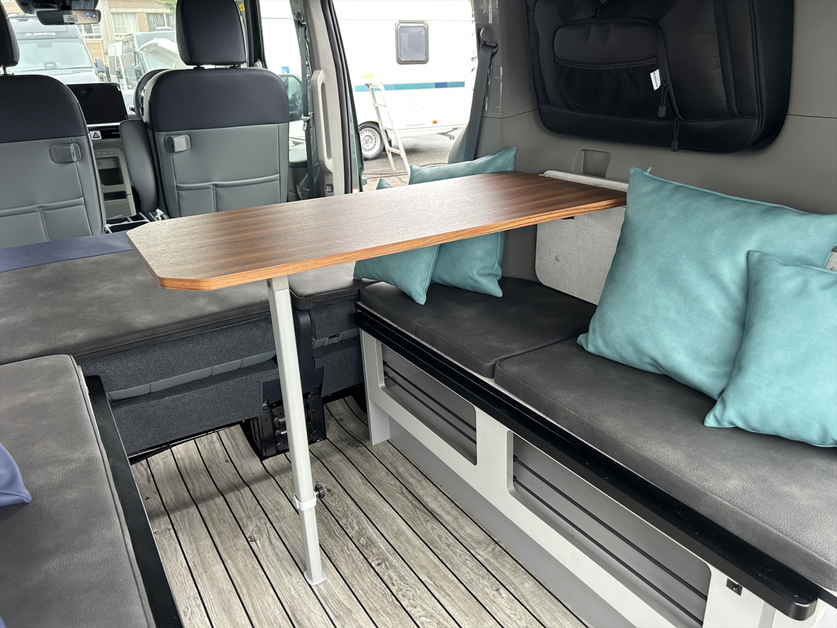 PV5 P パッセンジャー プラス LAC EV CAMPER P(仮称)の画像