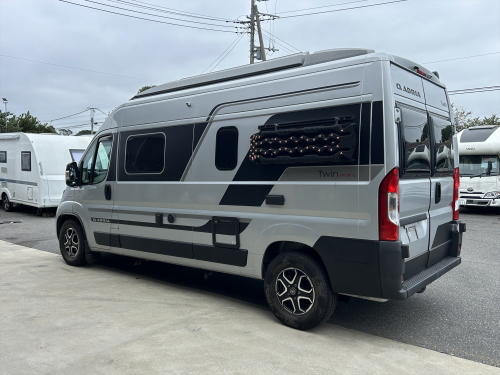 ADRIA TWIN SPORTS 600 SPB 家庭用エアコン装備済、取り回ししやすい600サイズ、4名就寝のポップアップルーフモデルの他画像2枚目