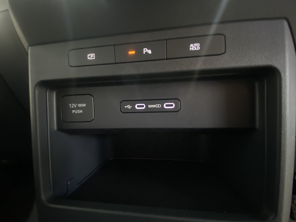 PV5 C カーゴ 電気と広さが生み出す、終わらないバンライフの可能性。の画像